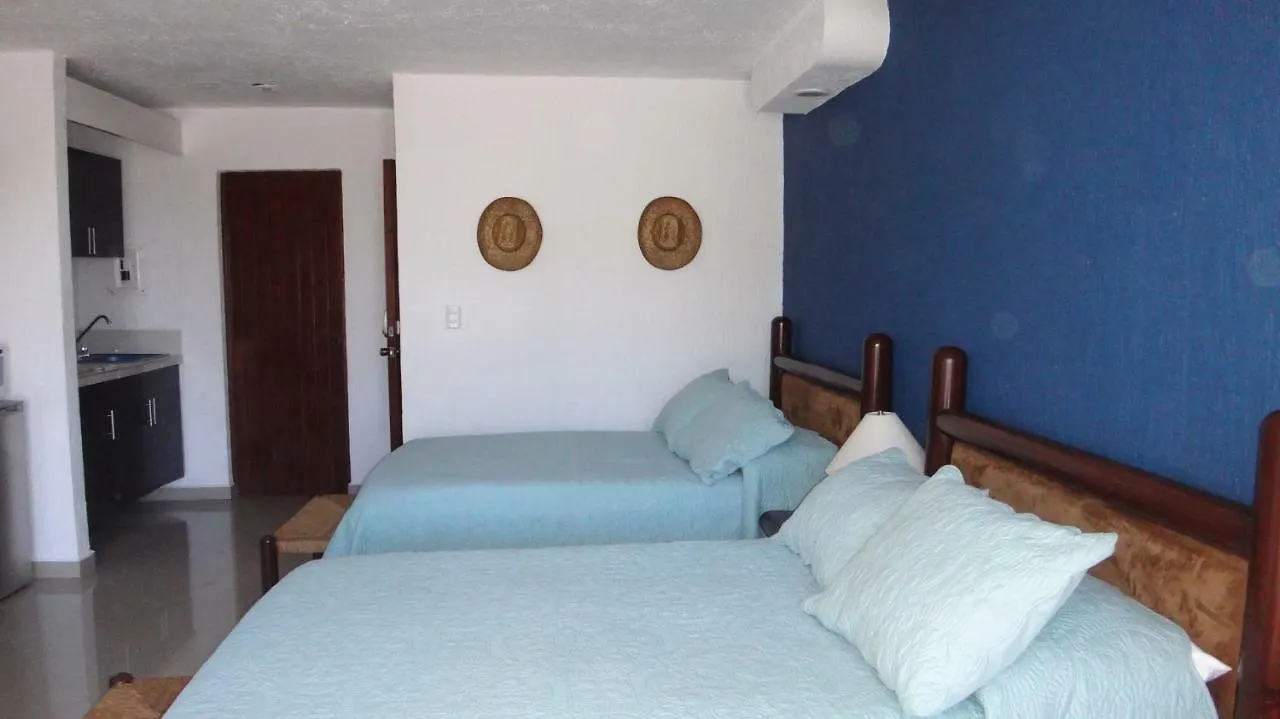 Remodeled Studio In Beachfront Condominium Cancún