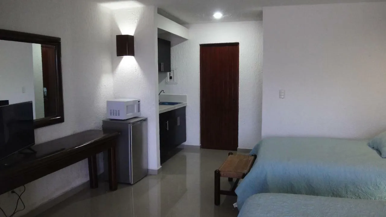 Remodeled Studio In Beachfront Condominium Cancún