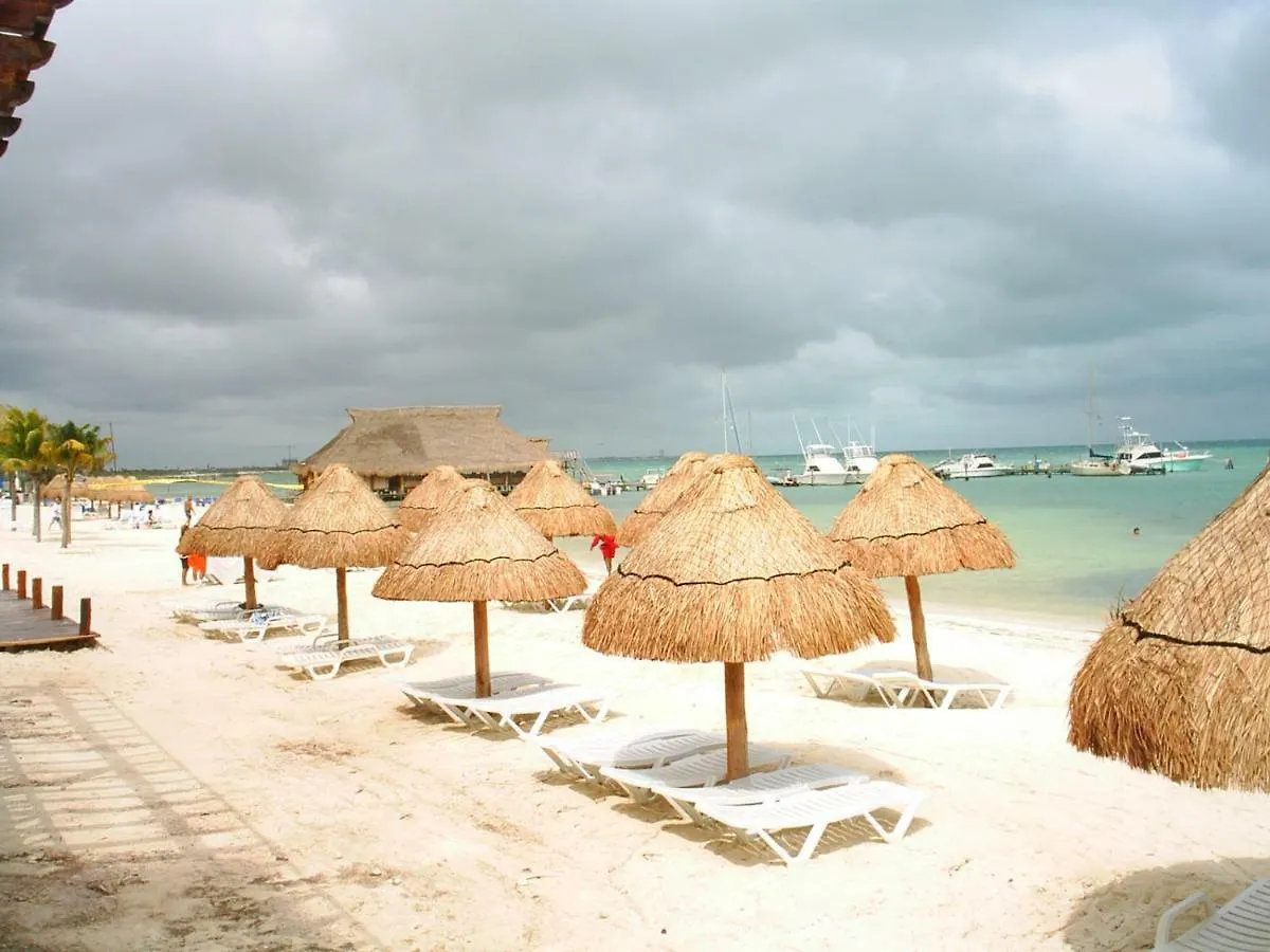 Apartamento Remodeled Studio In Beachfront Condominium Cancún