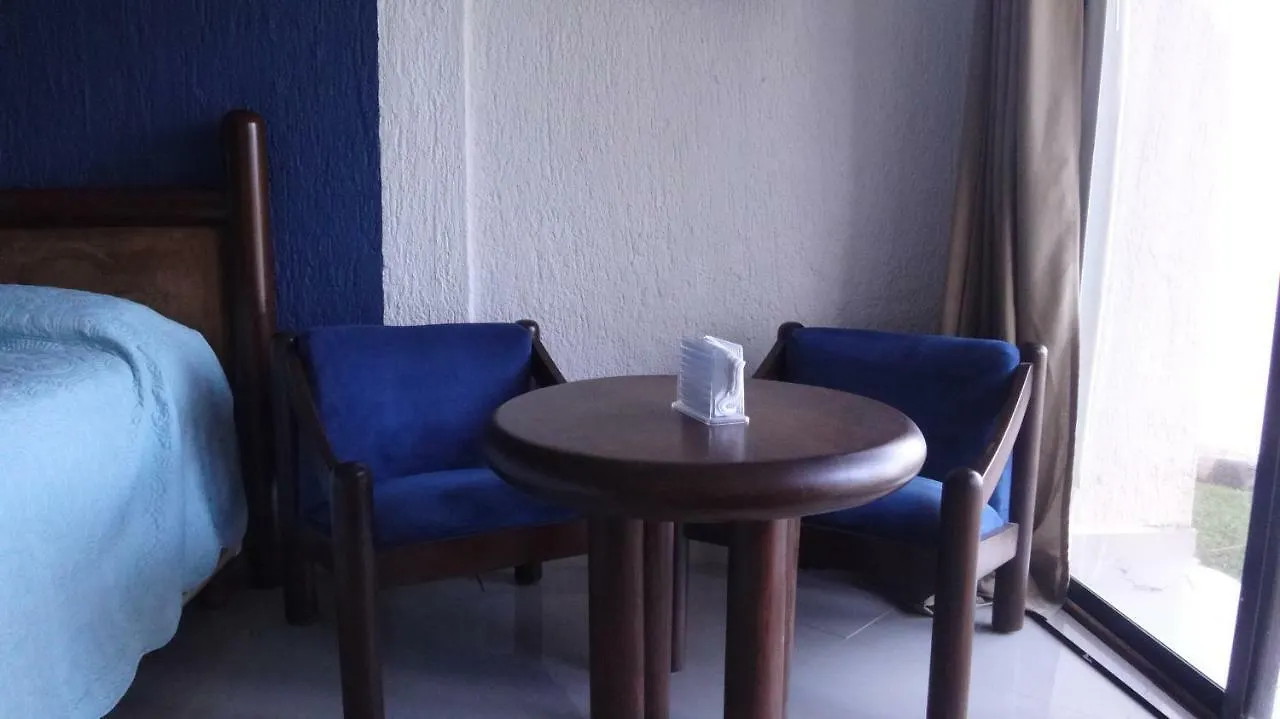 Remodeled Studio In Beachfront Condominium Cancun Mexico