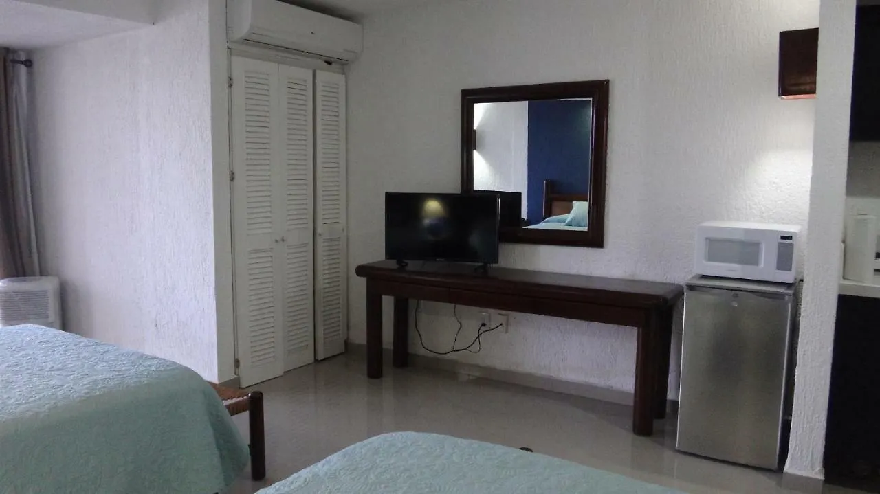 Remodeled Studio In Beachfront Condominium Cancún 0*,  México
